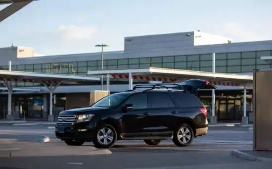 airport transfer service lax sna lgb to anaheim meet and greet curbside pickup